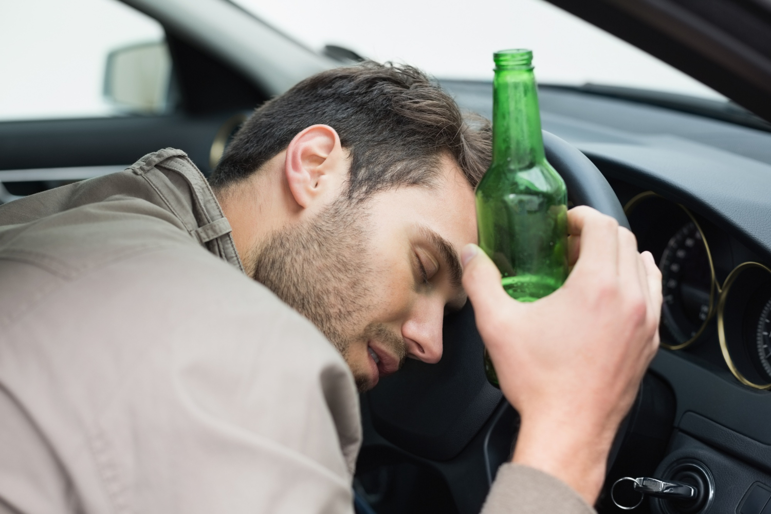 Czy pasażer z przodu może pić alkohol?